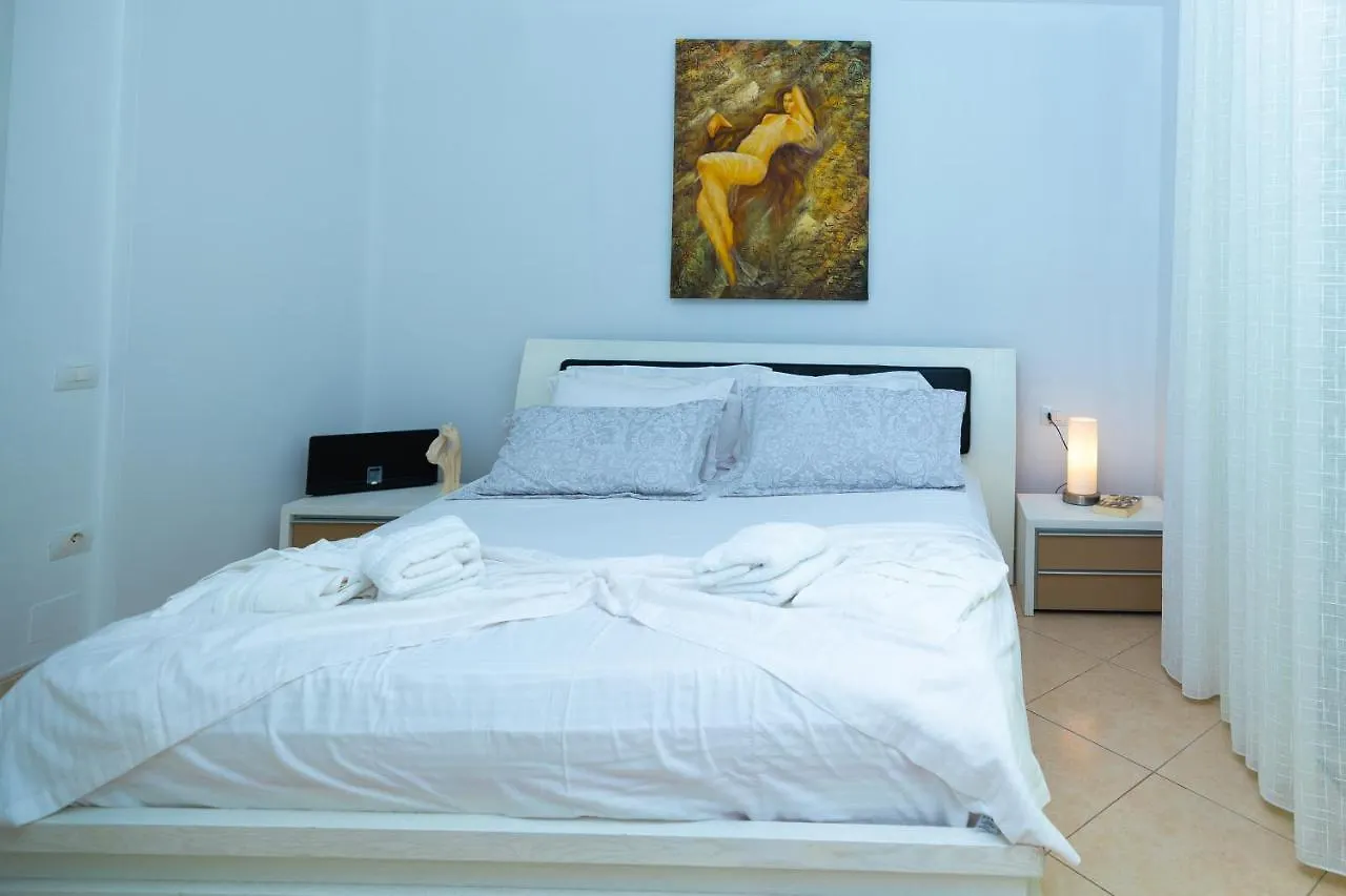 Vlorë Hana Apartament Hot Tub אלבניה