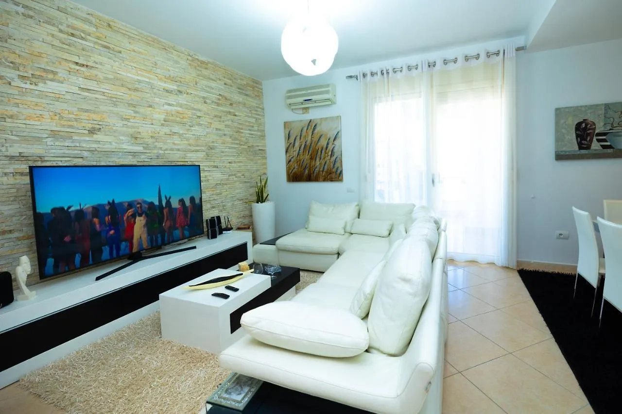 דירה Vlorë Hana Apartament Hot Tub אלבניה