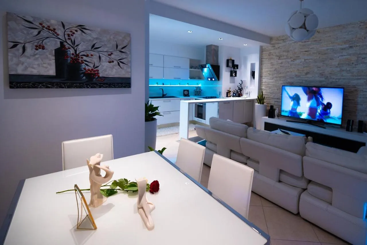 דירה Vlorë Hana Apartament Hot Tub