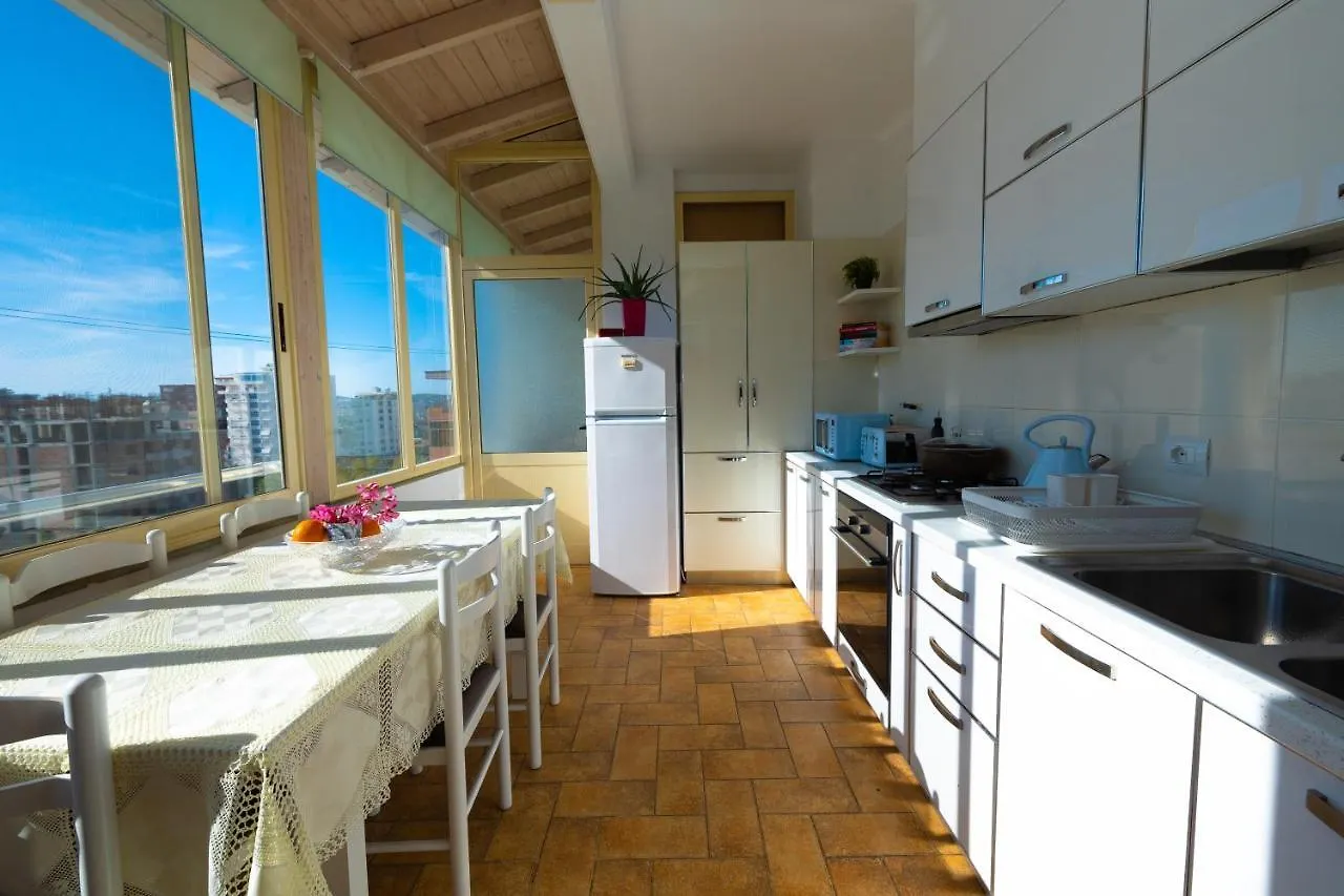 Vlorë Hana Apartament Hot Tub דירה