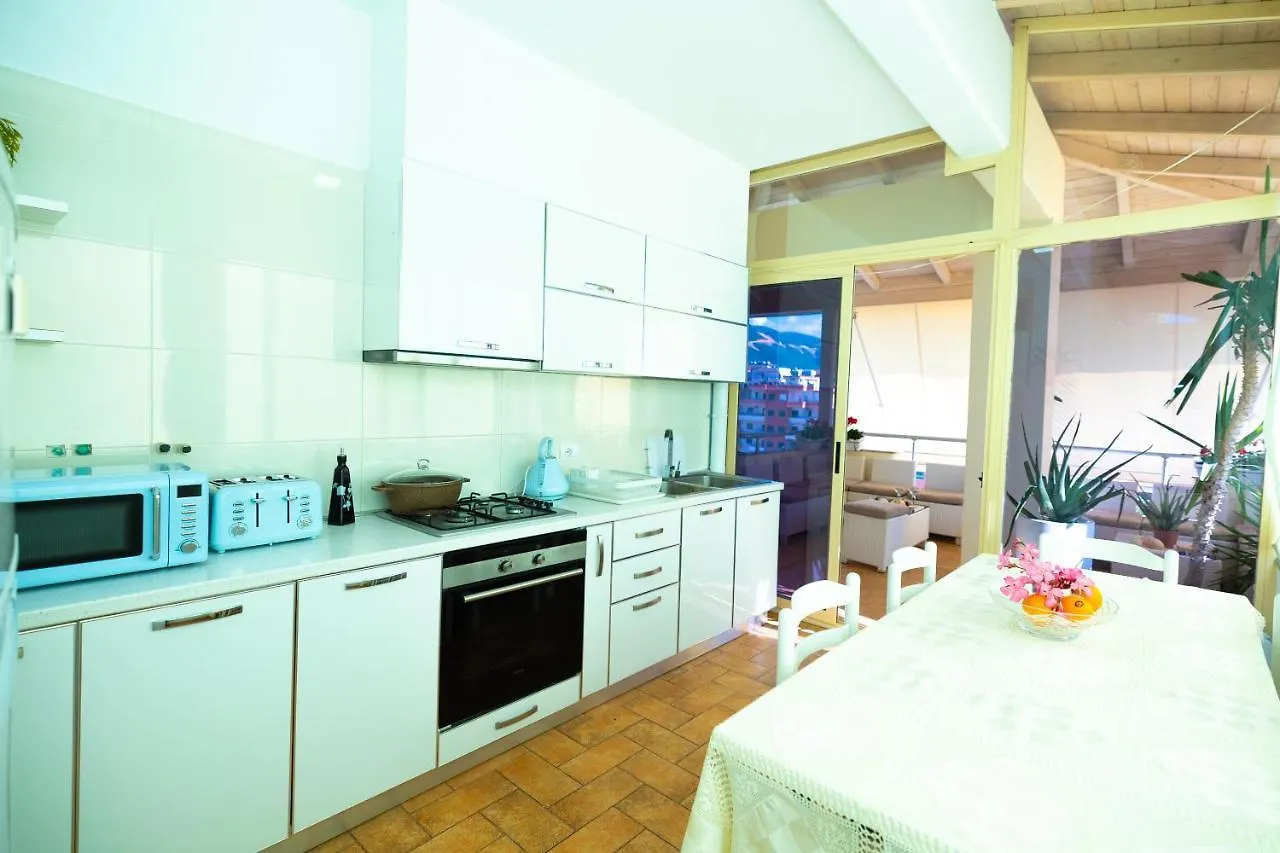 Vlorë Hana Apartament Hot Tub 0*,  אלבניה