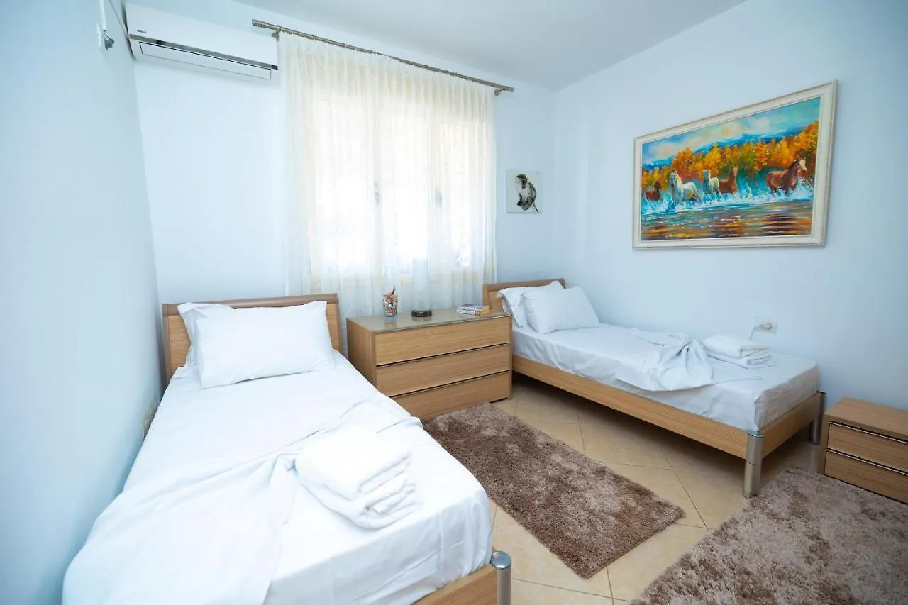 Vlorë Hana Apartament Hot Tub דירה