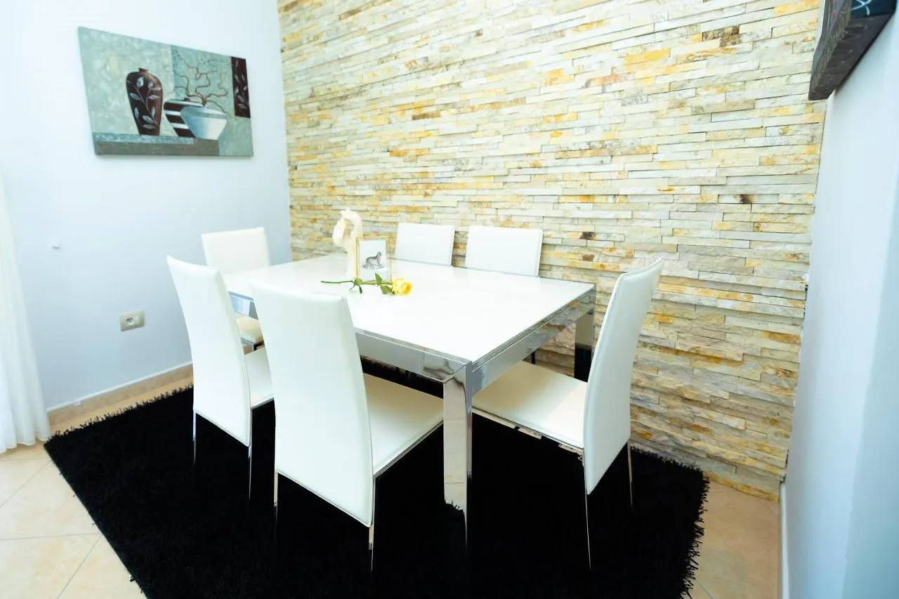 דירה Vlorë Hana Apartament Hot Tub