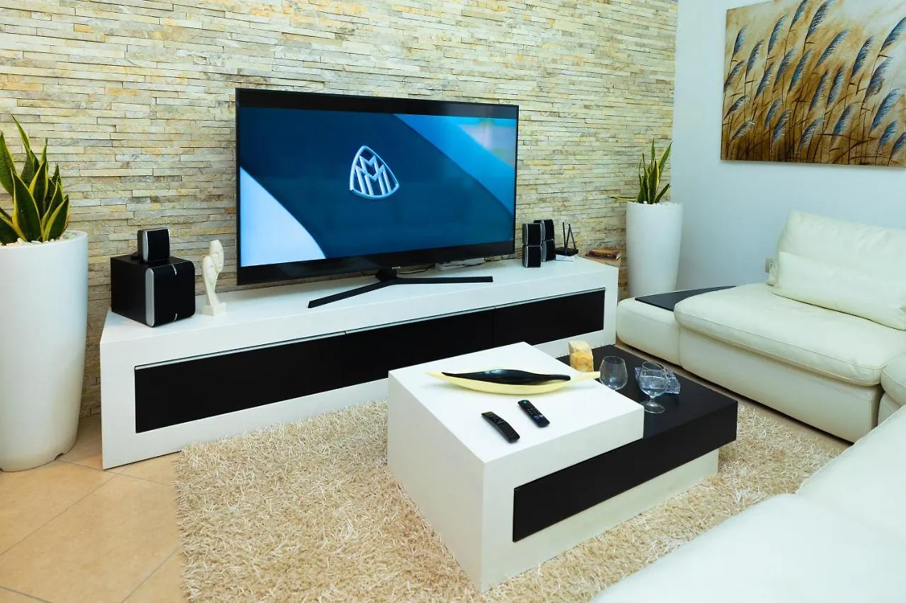 Vlorë Hana Apartament Hot Tub 0*,  אלבניה