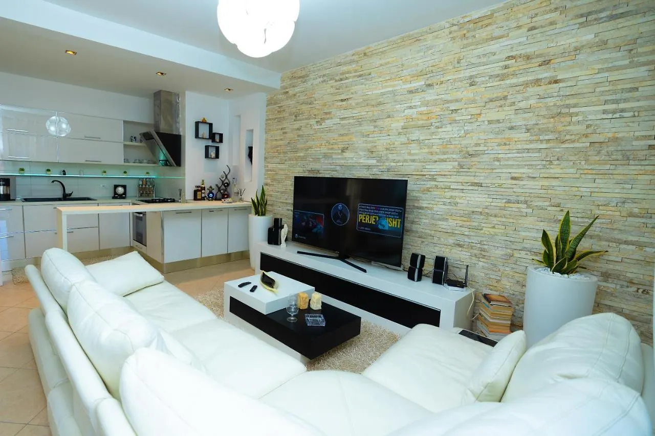 Vlorë Hana Apartament Hot Tub 0*,
